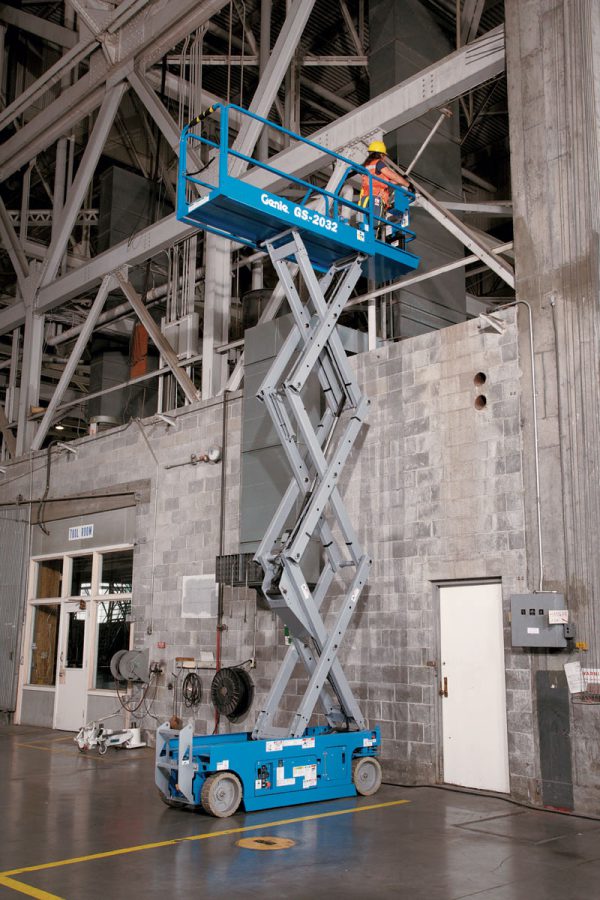GS 2032 E-Drive - Piattaforma aerea verticale