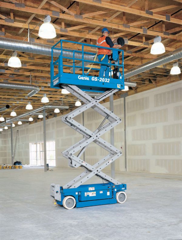 GS 2032 E-Drive - Piattaforma aerea verticale